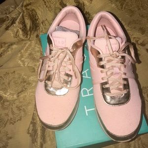 Alegria Traq Women’s Qarma Sport Shoe, Pink/Gold Mesh, 39 (US 8.5-9M)